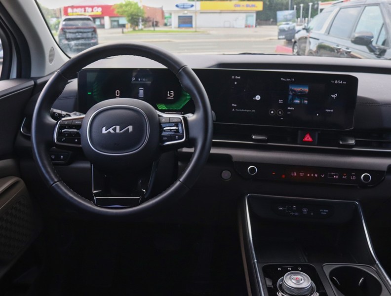 2025 Kia Carnival Hybrid 1000 Km/Tank/Best In Class 3 Row/Bought Here