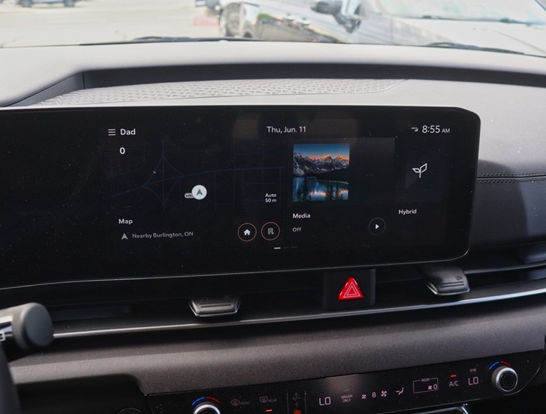 2025 Kia Carnival Hybrid 1000 Km/Tank/Best In Class 3 Row/Bought Here