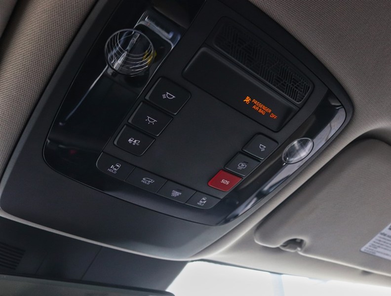 2025 Kia Carnival Hybrid 1000 Km/Tank/Best In Class 3 Row/Bought Here
