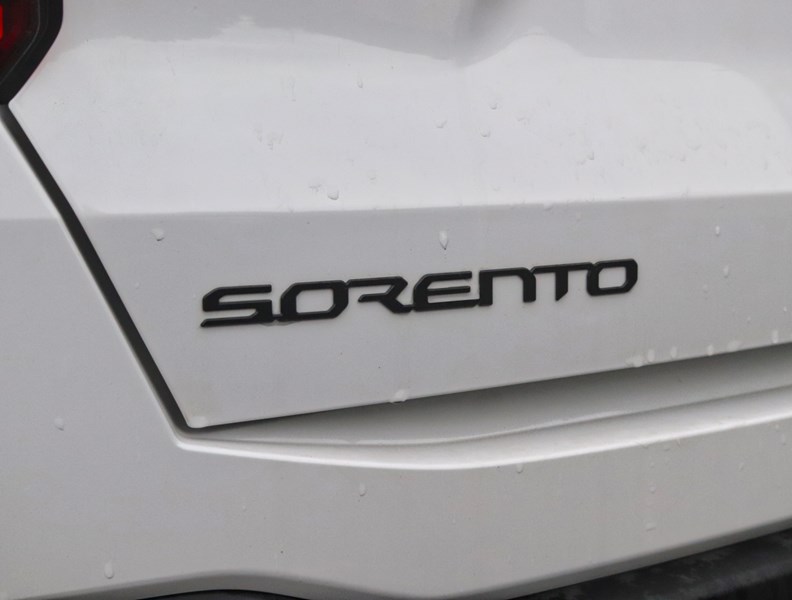 2025 Kia Sorento X-Pro/4.49%/Demo/A/T Tires/Olive Int/Cpo Eligible