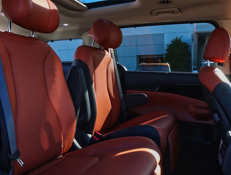 2026 Kia Carnival Sx+/Vipchairs/Dual Roof/Cpo Rates/Brown Int