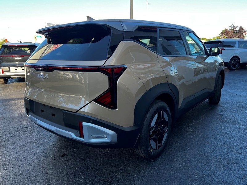 2027 Kia Seltos LX FWD