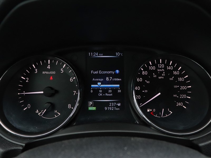 2017 NISSAN ROGUE SV