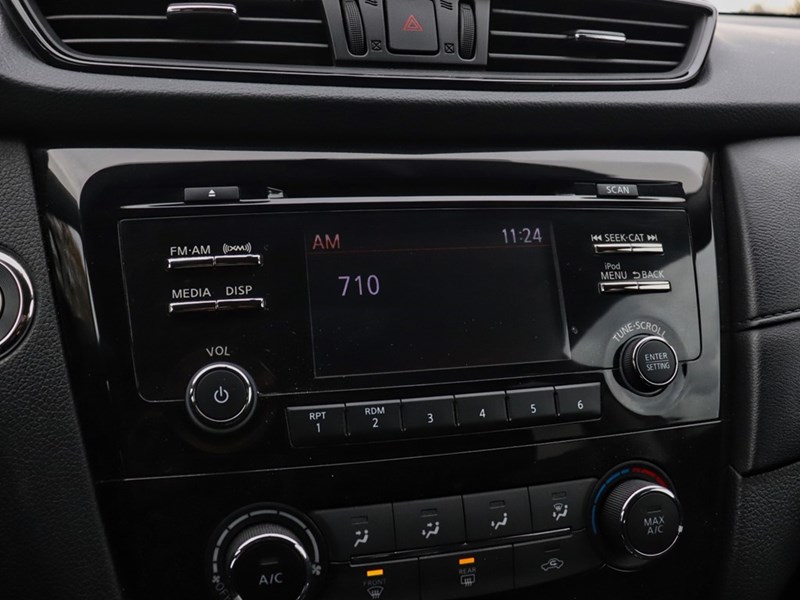 2017 NISSAN ROGUE SV