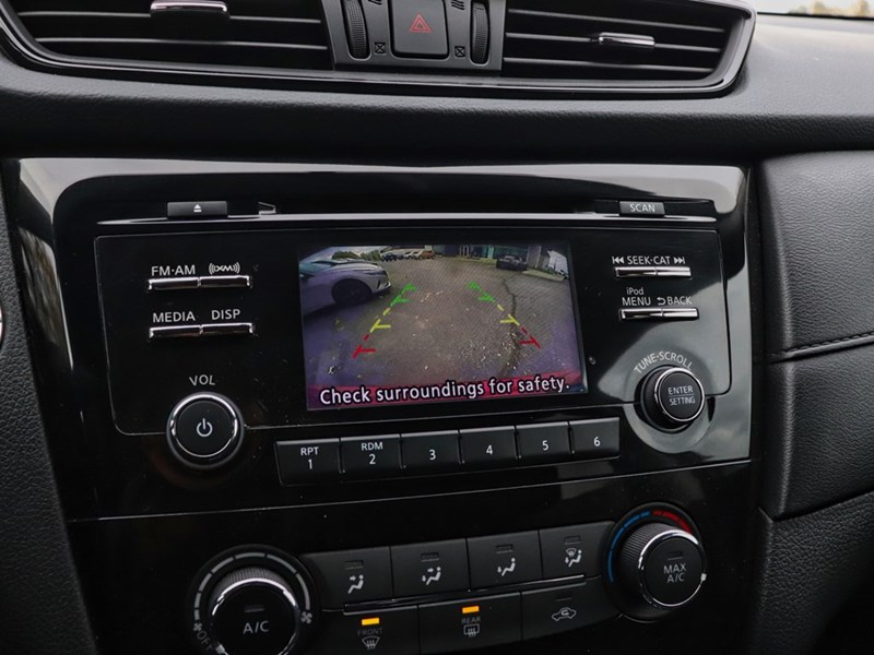 2017 NISSAN ROGUE SV