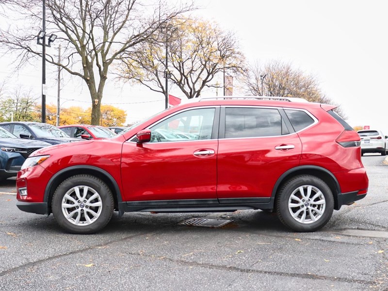 2017 NISSAN ROGUE SV