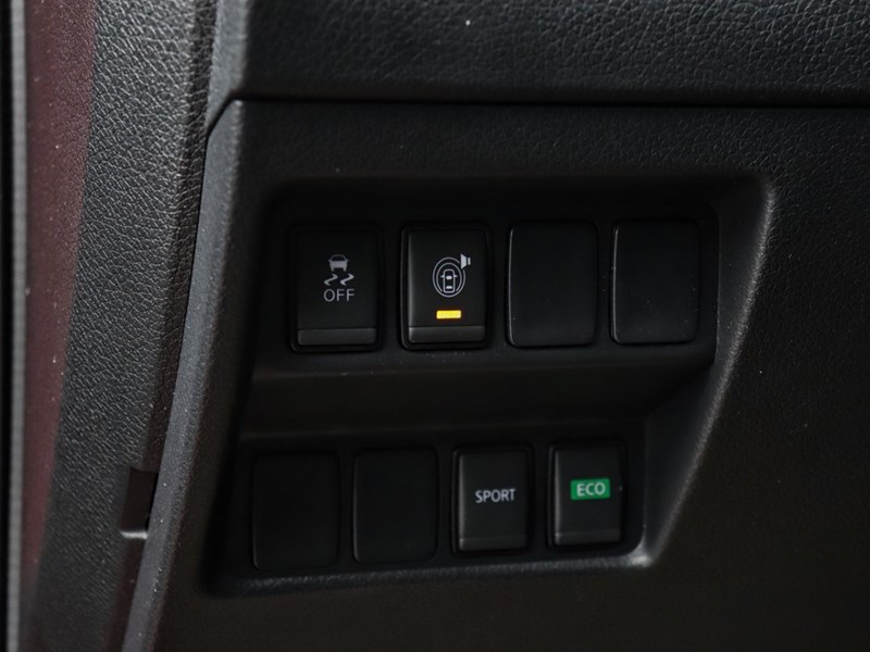 2017 NISSAN ROGUE SV