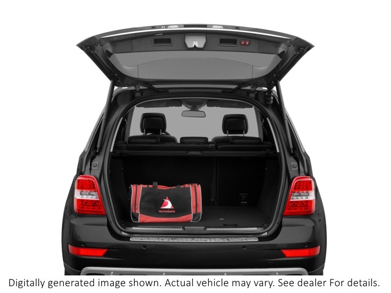 2010 Mercedes-Benz M-Class 4MATIC 4dr ML 350 BlueTEC Exterior Shot 4