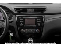 2017 Nissan Qashqai FWD 4Dr S CVT Interior Shot 2