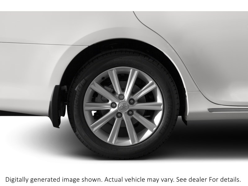 2014 Toyota Camry Hybrid 4dr Sdn LE Exterior Shot 5