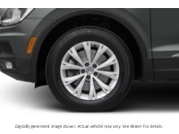 2018 Volkswagen Tiguan Comfortline 4MOTION *Ltd Avail* Exterior Shot 5