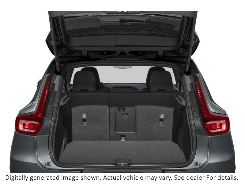 2025 Volvo XC40 B5 AWD Ultra Dark Theme Exterior Shot 4