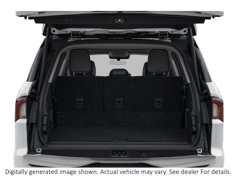 2026 Lincoln Navigator Reserve 4X4 Exterior Shot 4